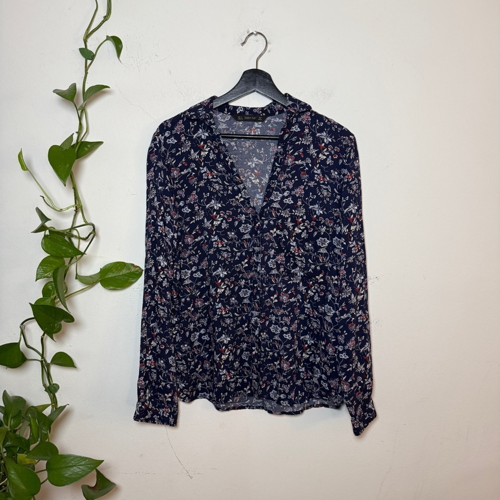 Zara Women's Navy Blue Floral Button Down Top - Large